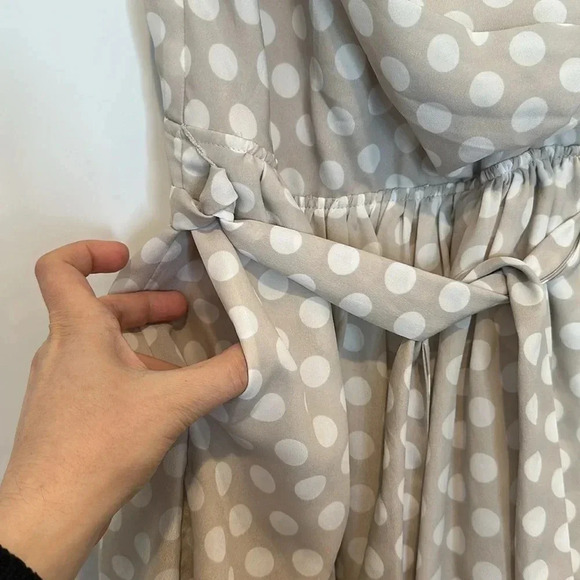 Express Polka Dot Faux Wrap Dress White Beige Tan Casual Party Work Sz 2 - Picture 3 of 8
